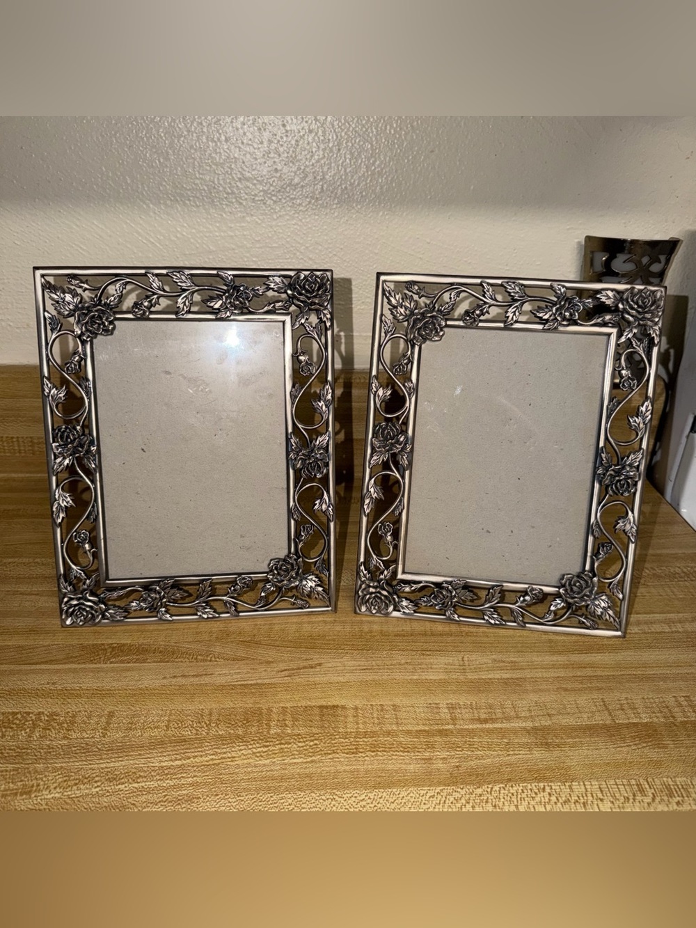 Vintage Ornate Floral Silver Picture Frame - Elegant Home Accent 5x7